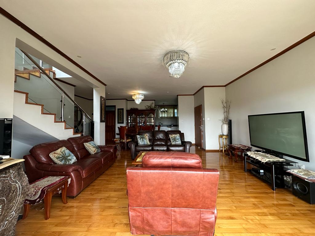 New luxury 3-bedroom penthouse