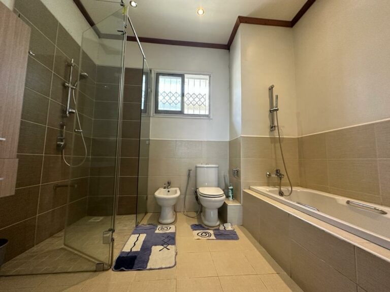 3 Bedroom 3 Bathroom apartment